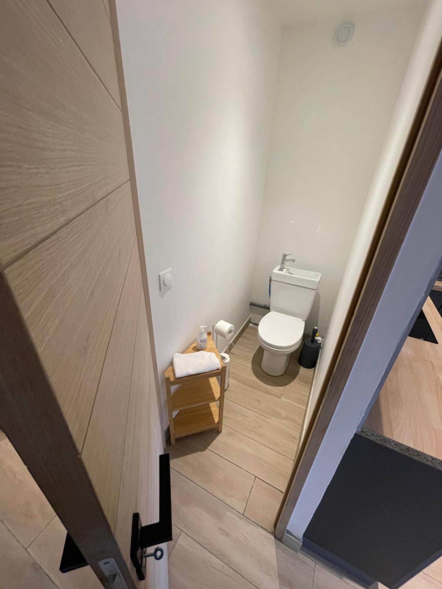 Appartement Ou Studio En Hyper Centre, Pour La Plage Et La Rue Pietonne Il Suffit De Traverser La Rue , Voir La Photo Principale Andernos-les-Bains Luaran gambar