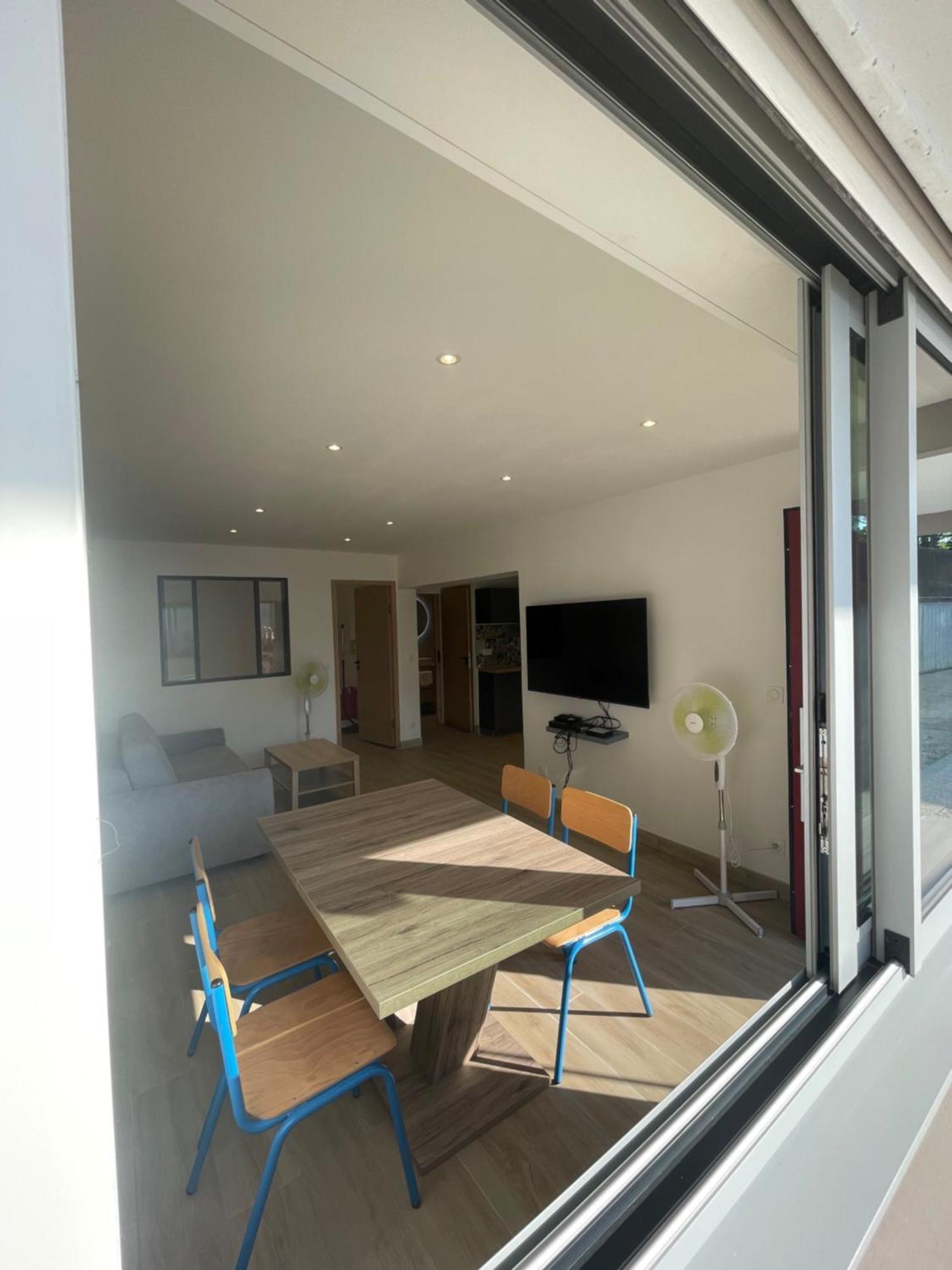Appartement Ou Studio En Hyper Centre, Pour La Plage Et La Rue Pietonne Il Suffit De Traverser La Rue , Voir La Photo Principale Andernos-les-Bains Luaran gambar