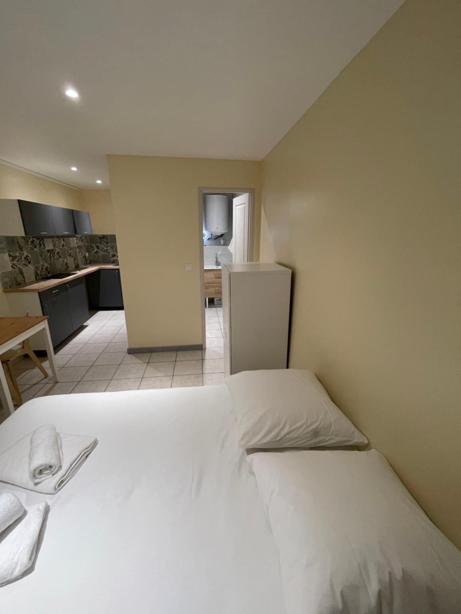 Appartement Ou Studio En Hyper Centre, Pour La Plage Et La Rue Pietonne Il Suffit De Traverser La Rue , Voir La Photo Principale Andernos-les-Bains Luaran gambar