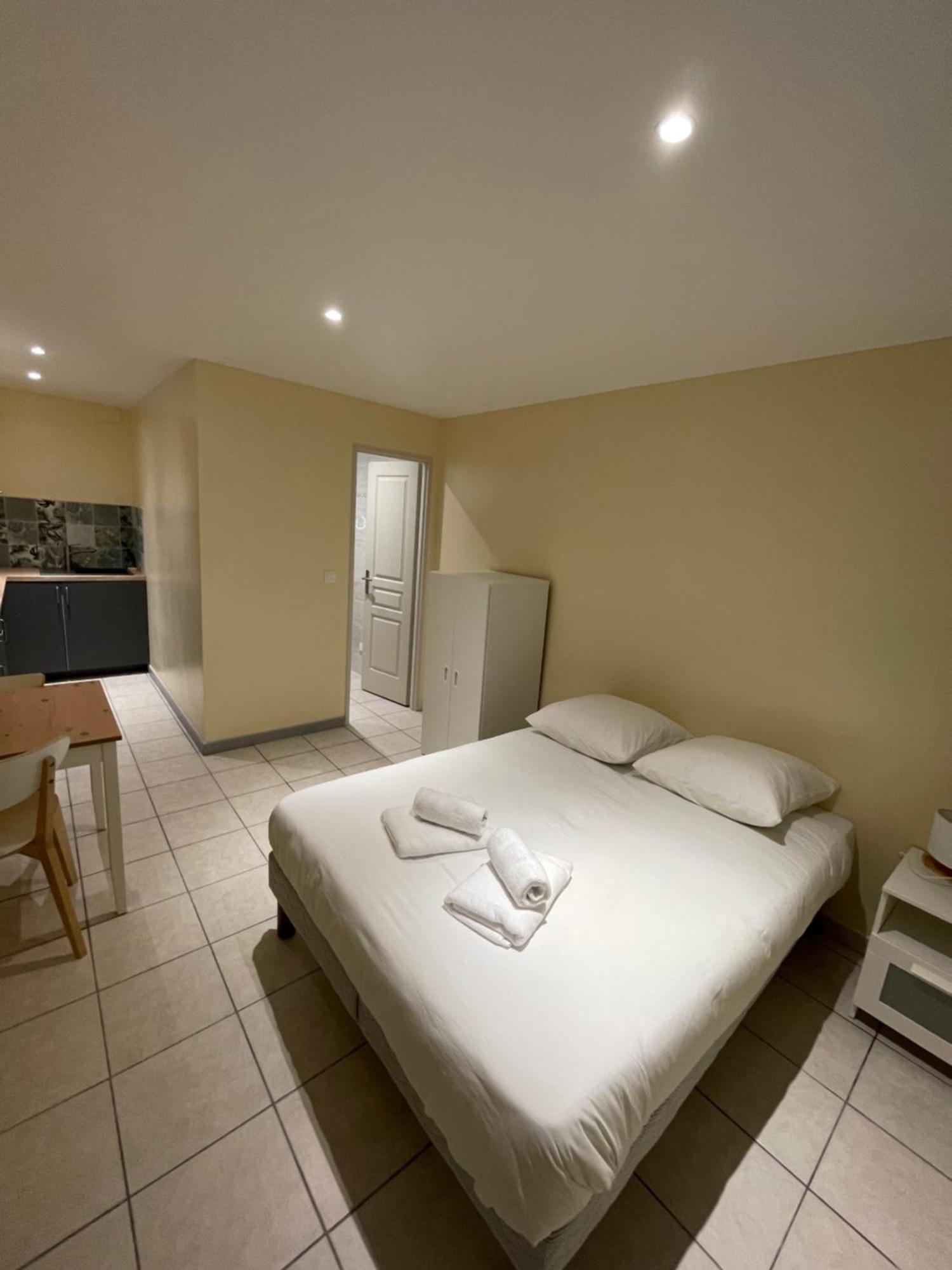 Appartement Ou Studio En Hyper Centre, Pour La Plage Et La Rue Pietonne Il Suffit De Traverser La Rue , Voir La Photo Principale Andernos-les-Bains Luaran gambar