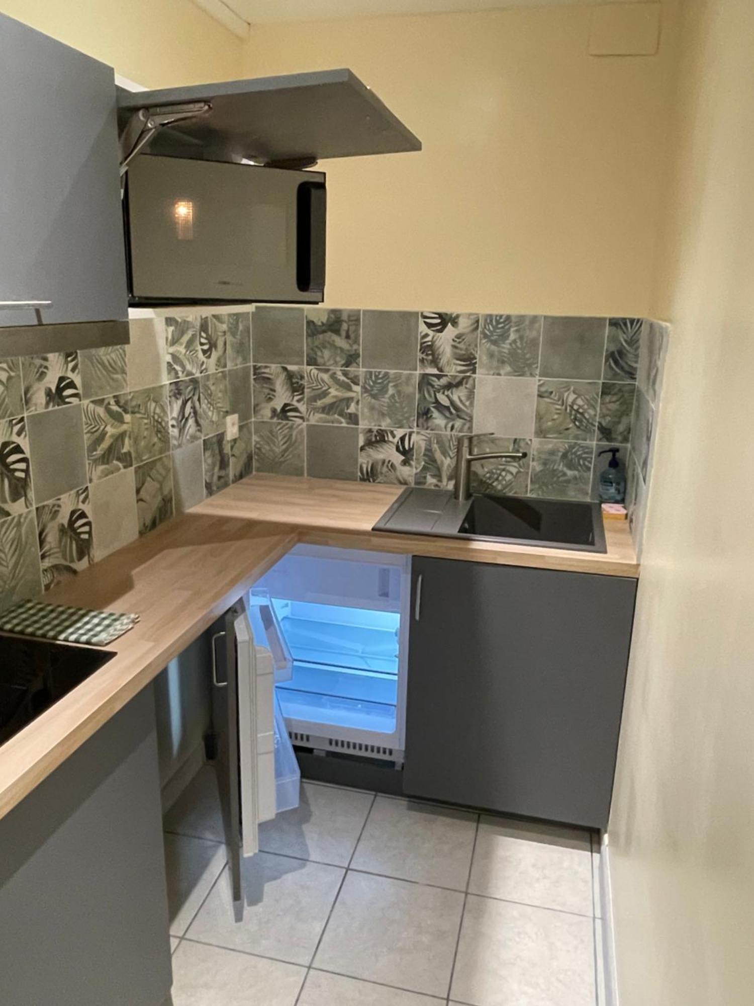Appartement Ou Studio En Hyper Centre, Pour La Plage Et La Rue Pietonne Il Suffit De Traverser La Rue , Voir La Photo Principale Andernos-les-Bains Luaran gambar
